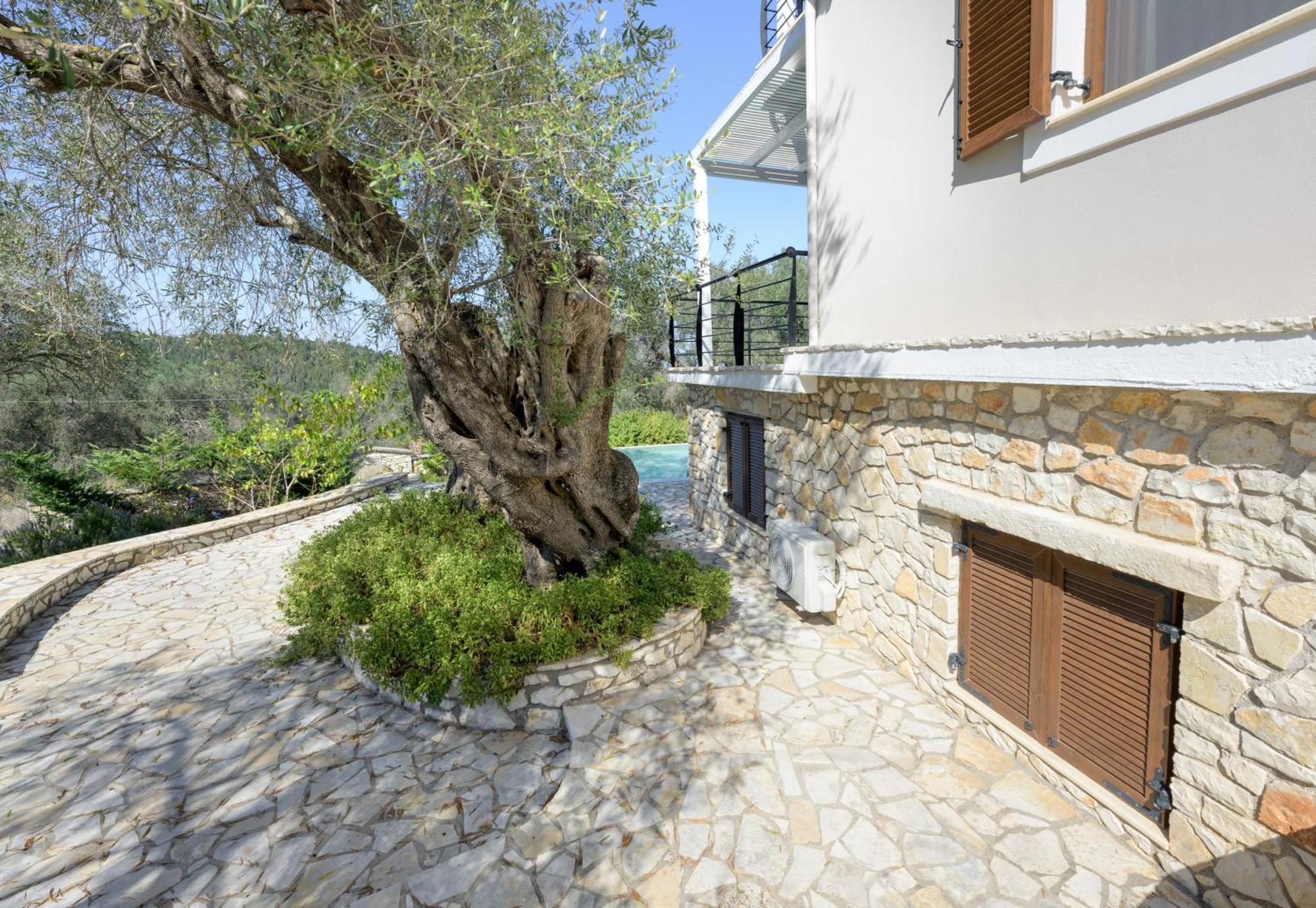 Villa Bougarini Haven Family Villa Rock Pool Oasis Ieromonachos Bagian luar foto