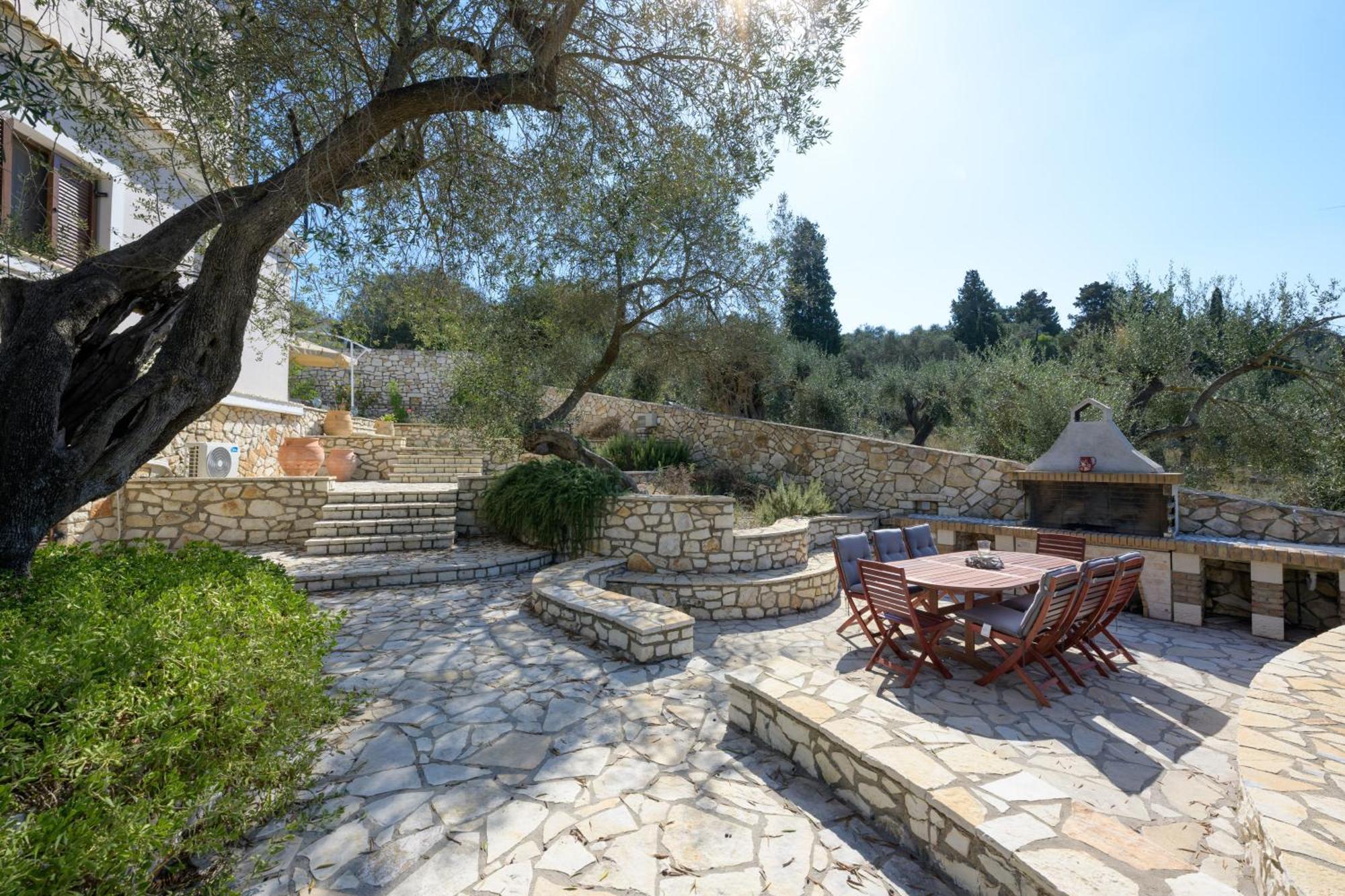 Villa Bougarini Haven Family Villa Rock Pool Oasis Ieromonachos Bagian luar foto